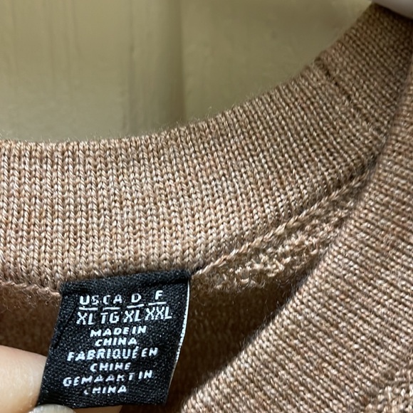Saks Fifth Avenue tan sweater (sz XL) - Picture 3 of 10